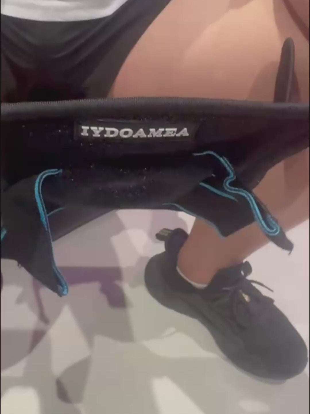 Knee Brace with Side Stabilizers Patella Gel Pads - IYDoaMea